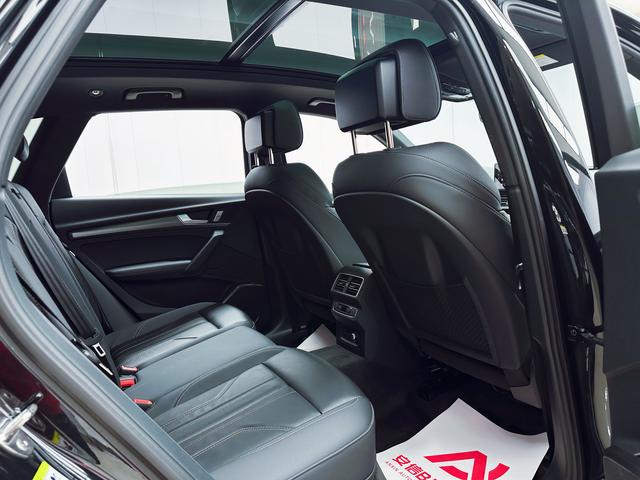 Audi Q5L 2023, фото 8