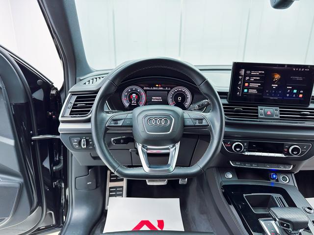 Audi Q5L 2023, фото 9