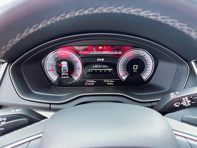 Audi Q5L 2023, фото 10