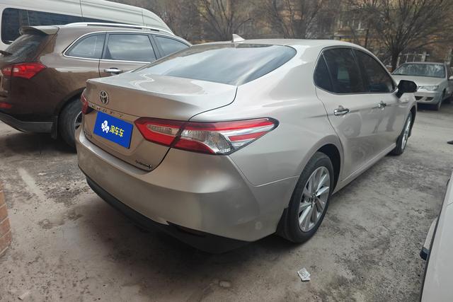 Toyota Camry 2023, фото 9