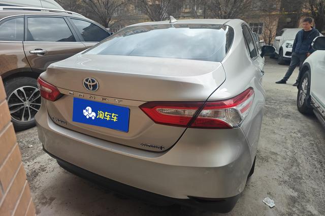 Toyota Camry 2023, фото 11