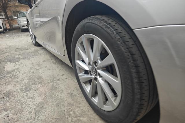 Toyota Camry 2023, фото 12