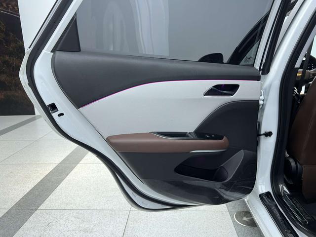 Chevrolet Onix 2023, фото 16