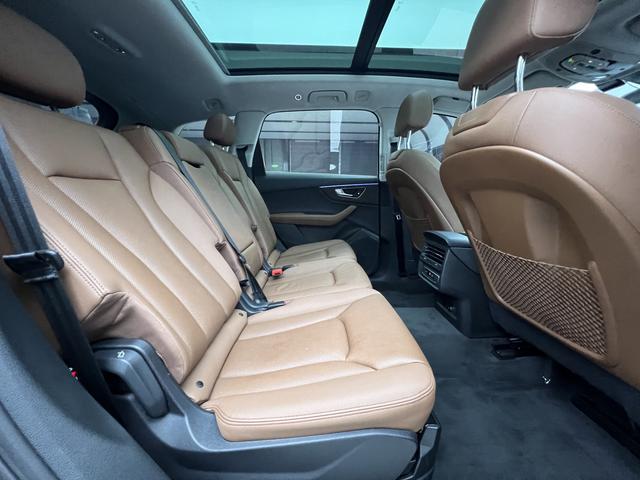 Audi Q7 2023, фото 15