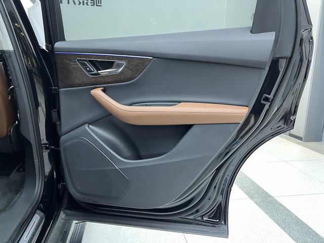 Audi Q7 2023, фото 16