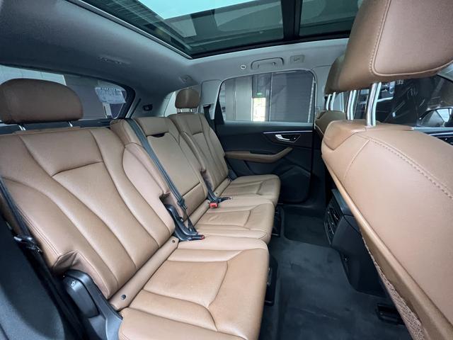 Audi Q7 2023, фото 17