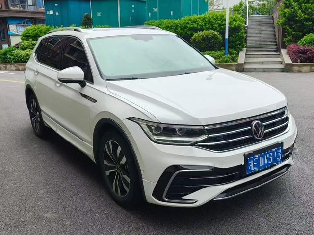 Volkswagen Tiguan 2022, фото 2