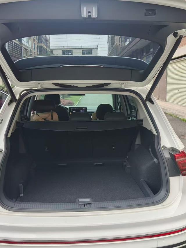 Volkswagen Tiguan 2022, фото 3