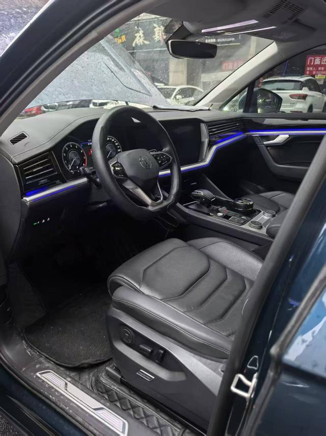 Volkswagen Touareg 2022, фото 6