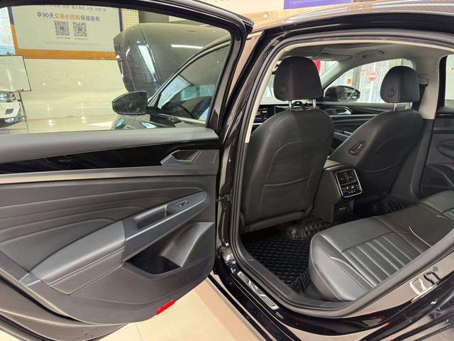 Volkswagen Passat 2022, фото 17