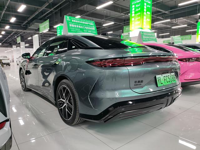 BYD Han L DM 2025, фото 4