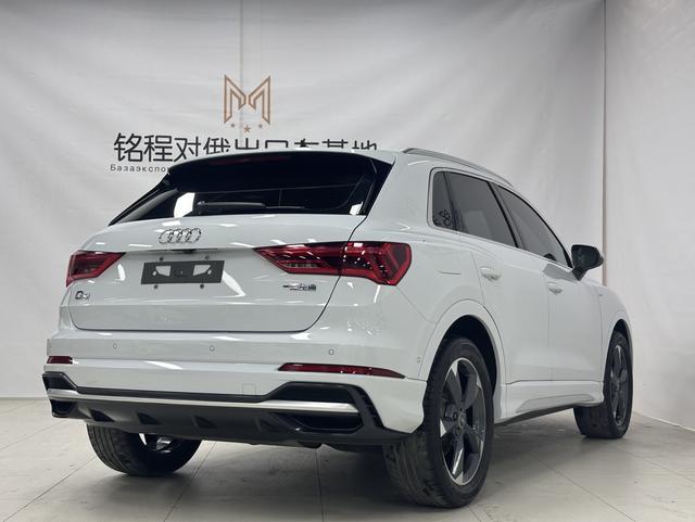 Audi Q3 2022, фото 4