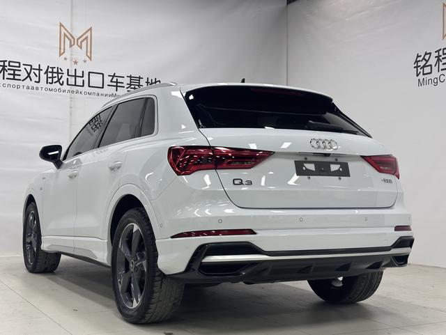 Audi Q3 2022, фото 6