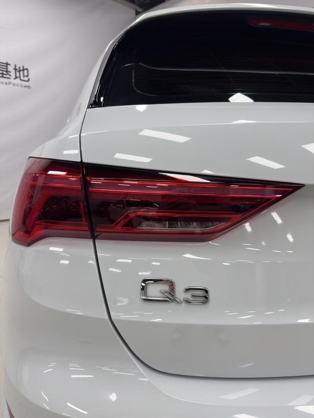 Audi Q3 2022, фото 9