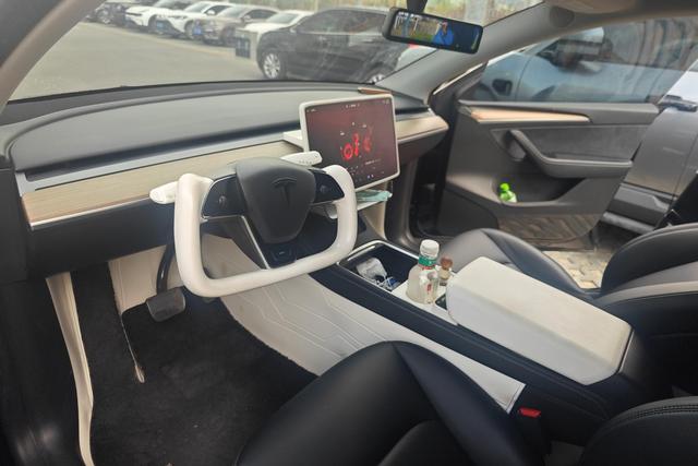 Tesla Model Y 2022, фото 14