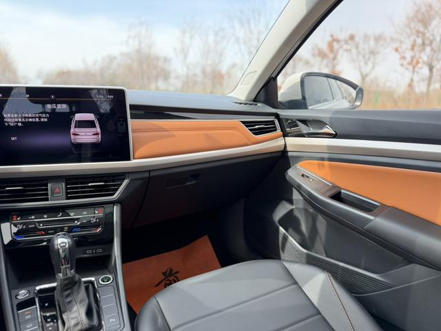 Volkswagen Bora 2023, фото 13