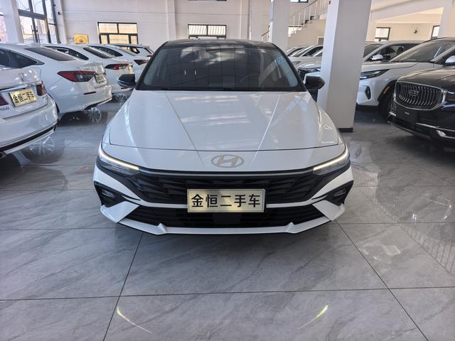 Hyundai Elantra 2022, фото 2