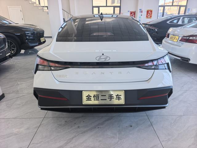 Hyundai Elantra 2022, фото 4