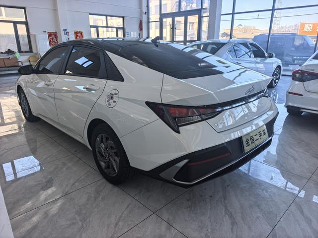 Hyundai Elantra 2022, фото 6