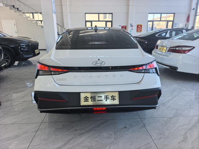 Hyundai Elantra 2022, фото 7