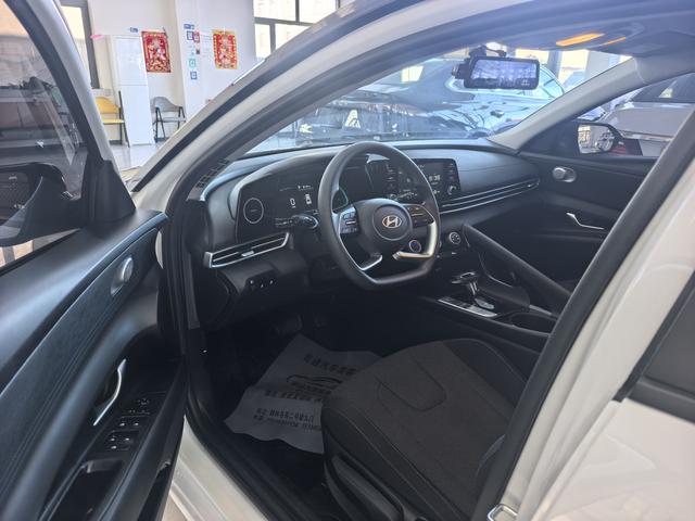 Hyundai Elantra 2022, фото 10