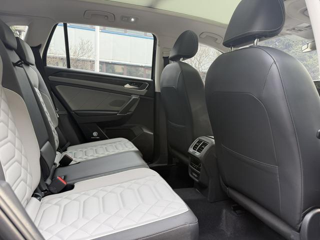 Volkswagen Tayron 2023, фото 15
