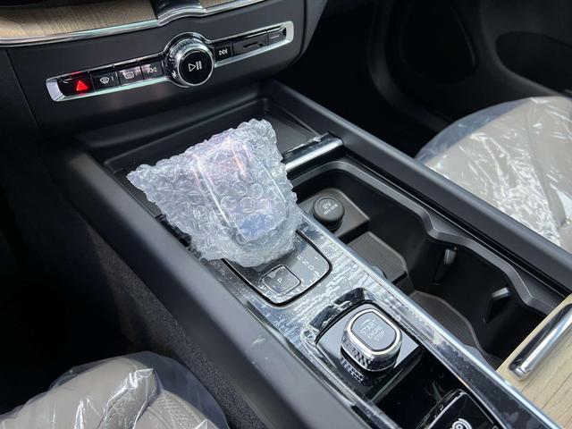 Volvo XC60 2026, фото 10