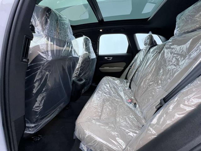 Volvo XC60 2026, фото 13