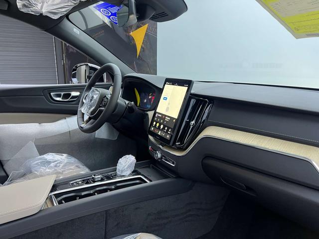 Volvo XC60 2026, фото 17