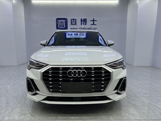 Audi Q3 2023, фото 2