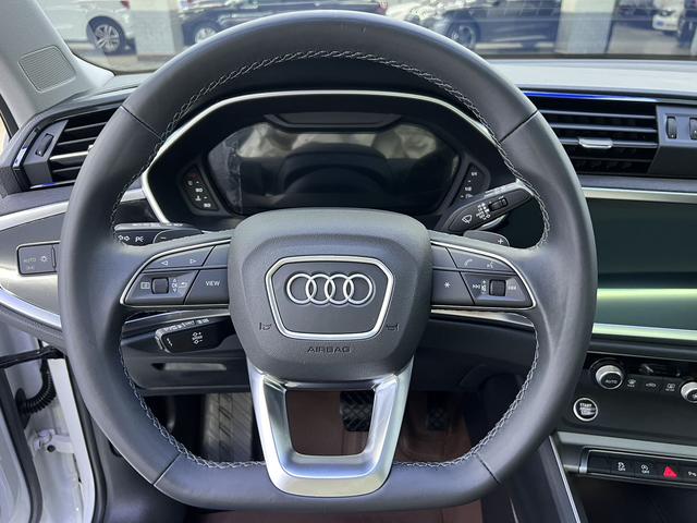 Audi Q3 2023, фото 7