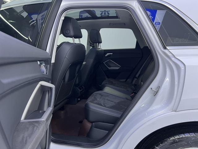 Audi Q3 2023, фото 13