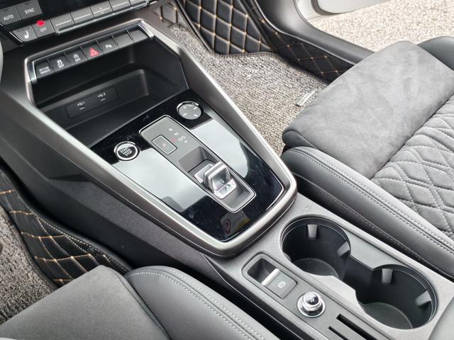 Audi A3 2023, фото 15