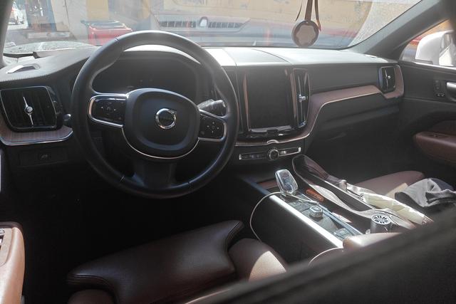 Volvo XC60 2024, фото 13