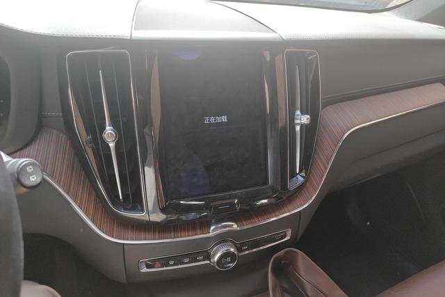 Volvo XC60 2024, фото 14