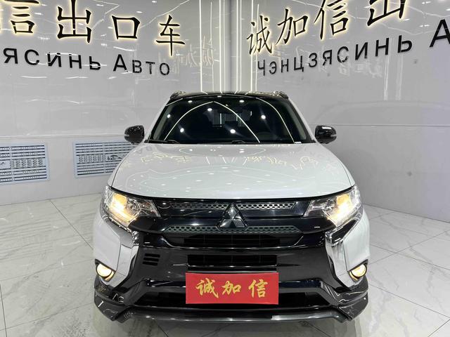 Mitsubishi Outlander 2021, фото 2
