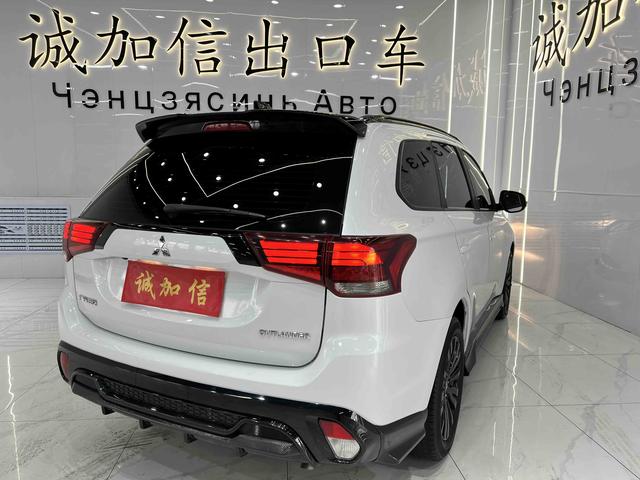 Mitsubishi Outlander 2021, фото 4