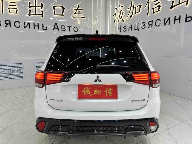 Mitsubishi Outlander 2021, фото 5