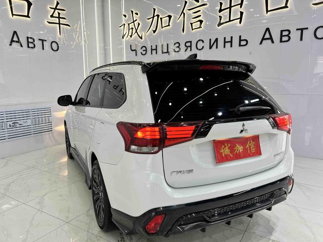 Mitsubishi Outlander 2021, фото 6