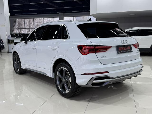 Audi Q3 2022, фото 4