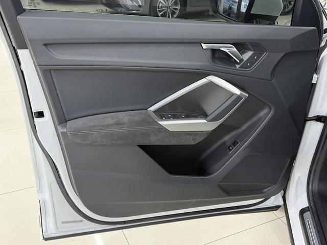 Audi Q3 2022, фото 8