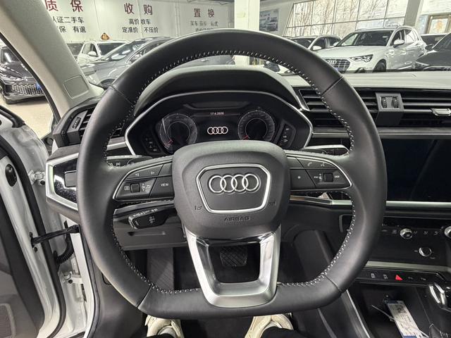 Audi Q3 2022, фото 10