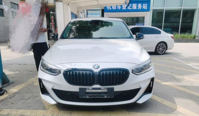BMW 1 2021, фото 2