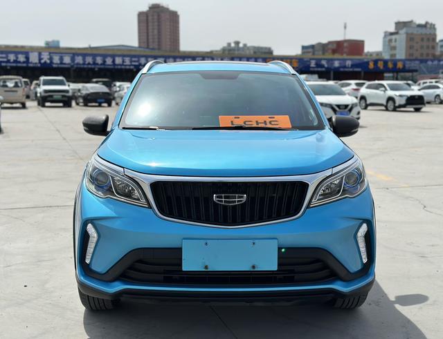 Geely Emgrand X3 2021, фото 2