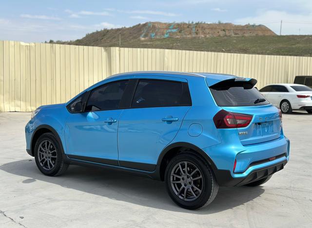 Geely Emgrand X3 2021, фото 11