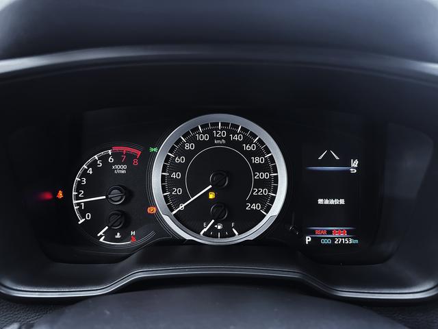 Toyota Corolla 2021, фото 11