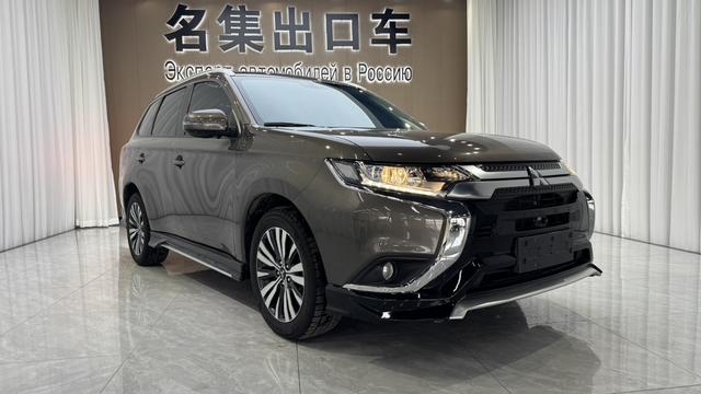 Mitsubishi Outlander 2021, фото 2