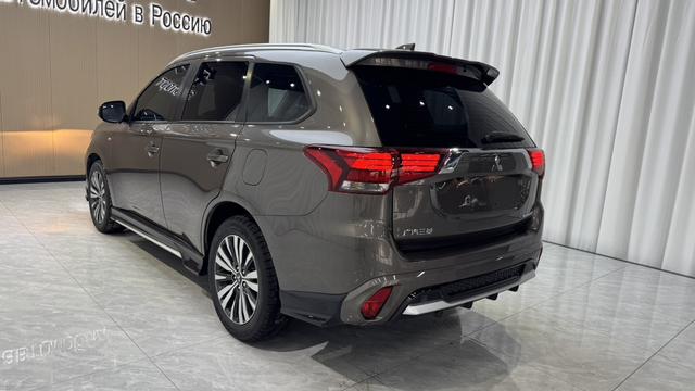 Mitsubishi Outlander 2021, фото 5