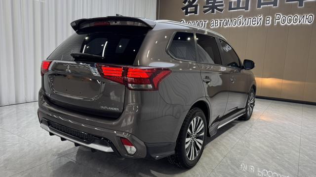 Mitsubishi Outlander 2021, фото 6