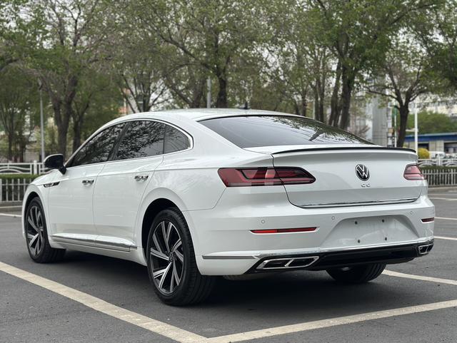 Volkswagen CC 2023, фото 14